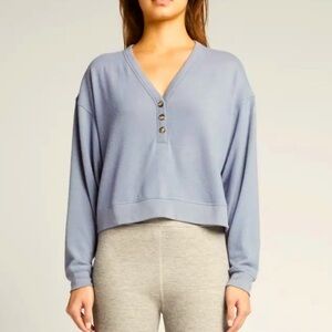 HOLLISTER GILLY HICKS Soho Cropped Waffle Top Baby Blue oversized Lagenlook M
